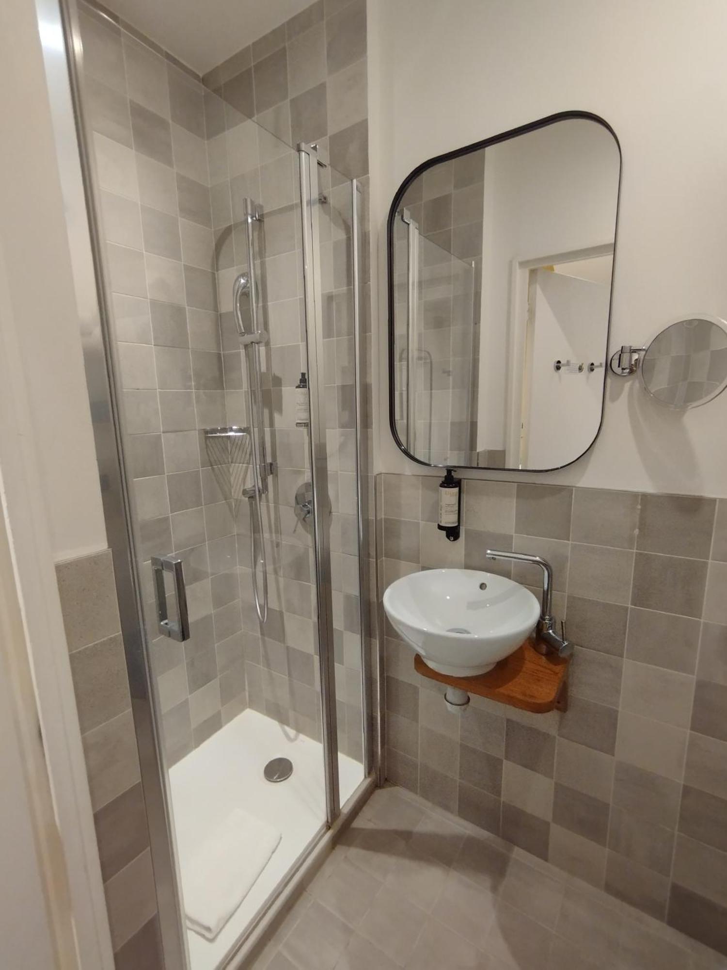 Le Petit Cosy Hotel Париж Стая снимка